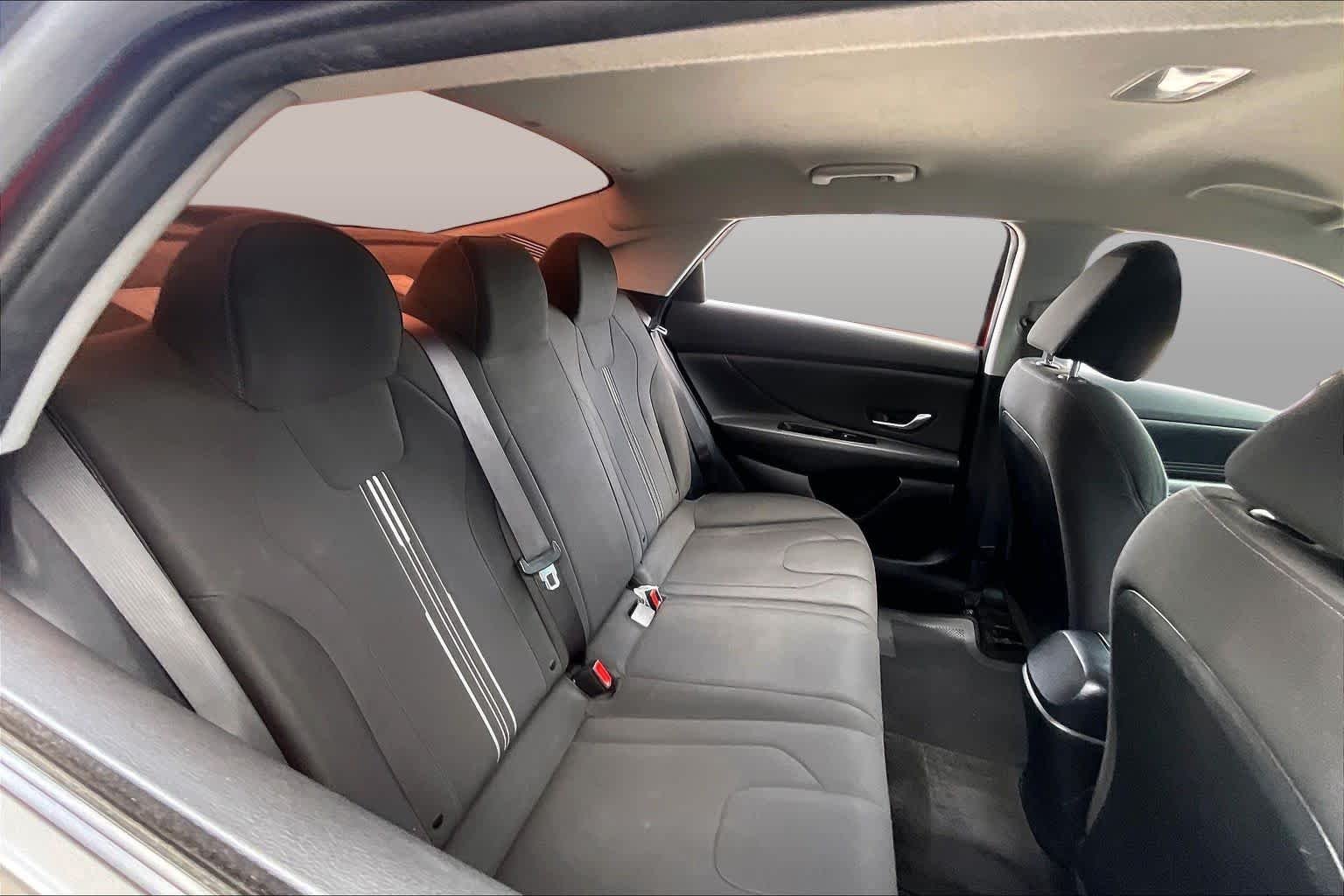 Used 2023 Calypso Red Hyundai SEL image 16
