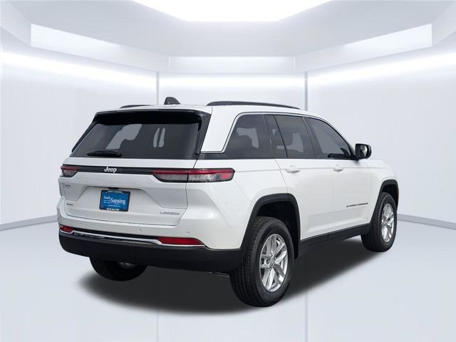 New 2026 Bright White Clearcoat Jeep Laredo image 6