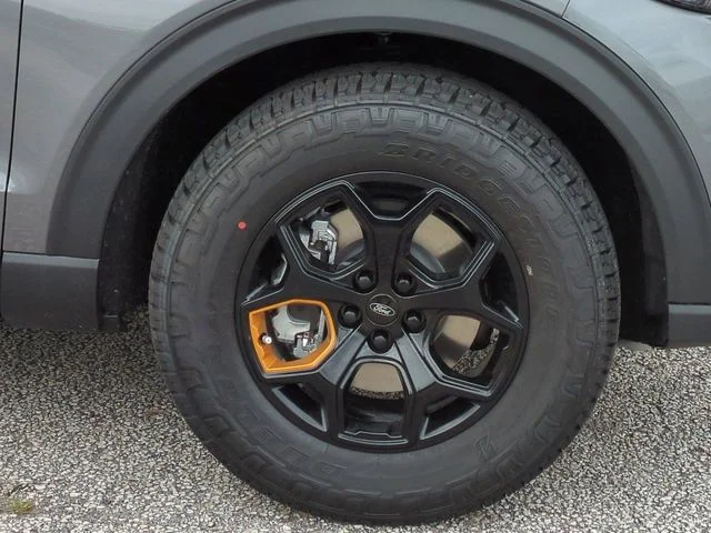 New 2026 Carbonized Gray Metallic Ford Tremor® image 11