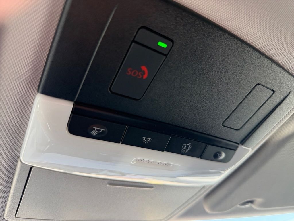 Used 2023  Mitsubishi SE image 18