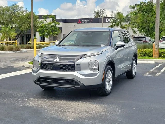 Used 2026 Silver Mitsubishi ES image 31