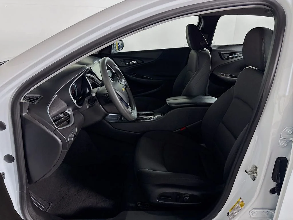 Used 2023 White Chevrolet LT image 11