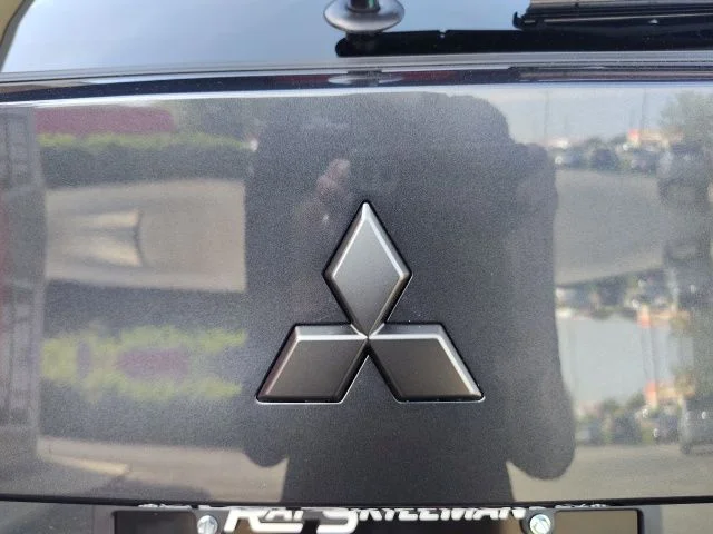 New 2026 Gray Mitsubishi SE image 36