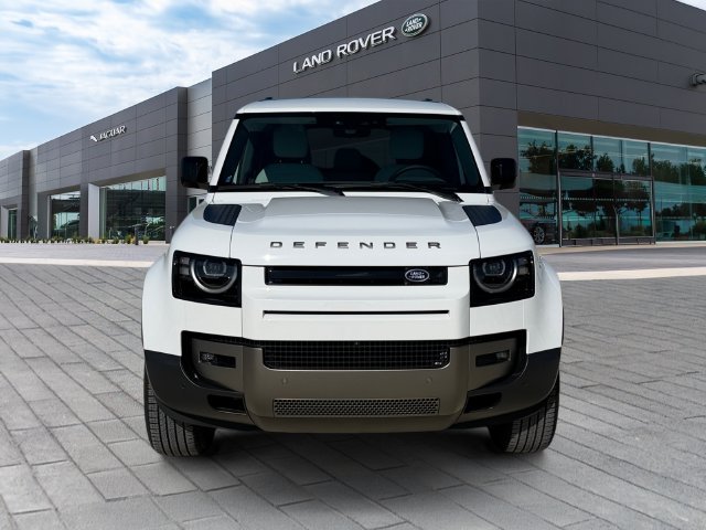 New 2026 Fuji White Land Rover S image 8