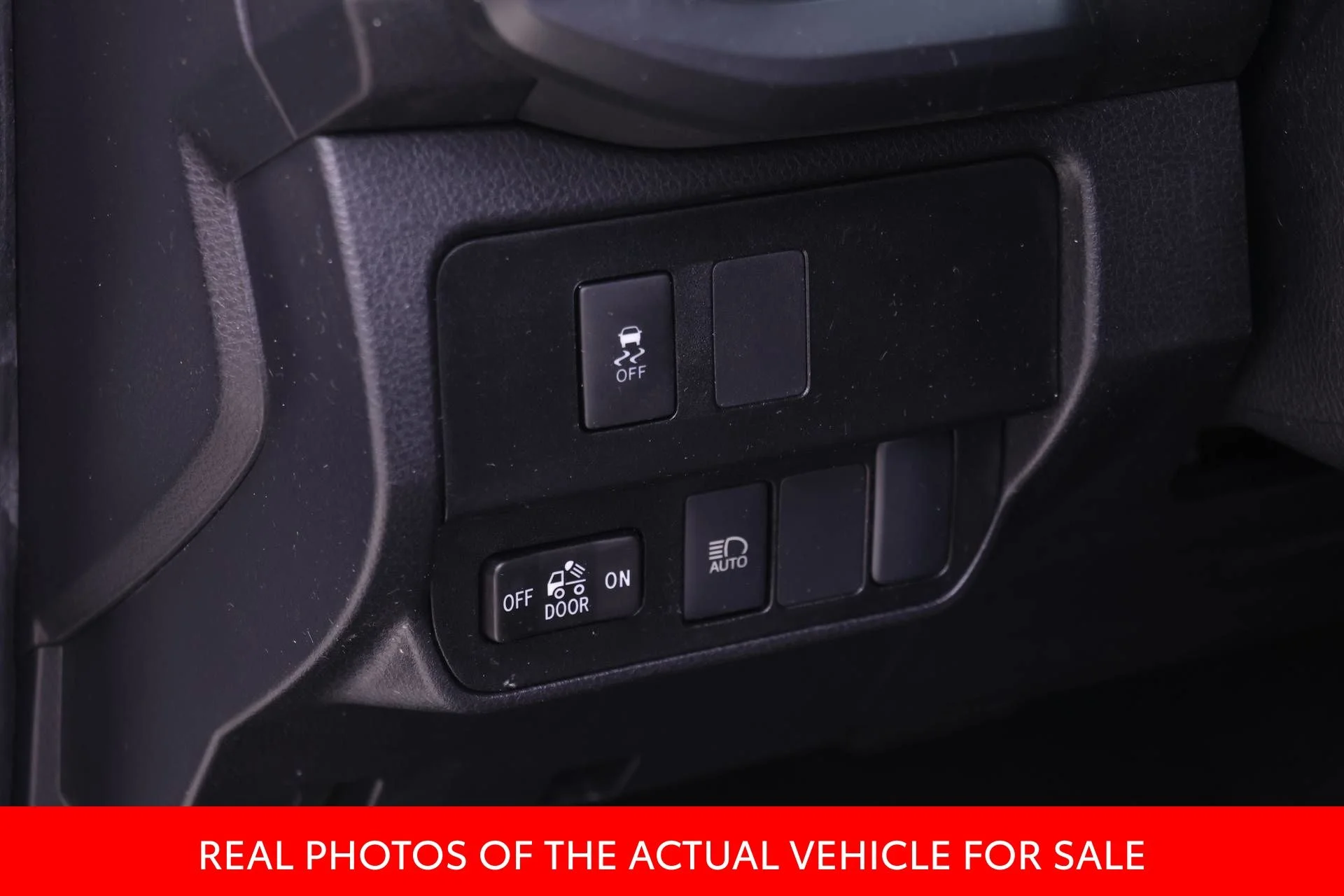 Certified Used 2022 White Toyota SR image 15