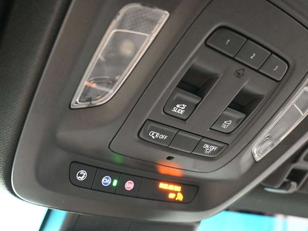 Used 2025 Drift Metallic Cadillac V-Series image 27