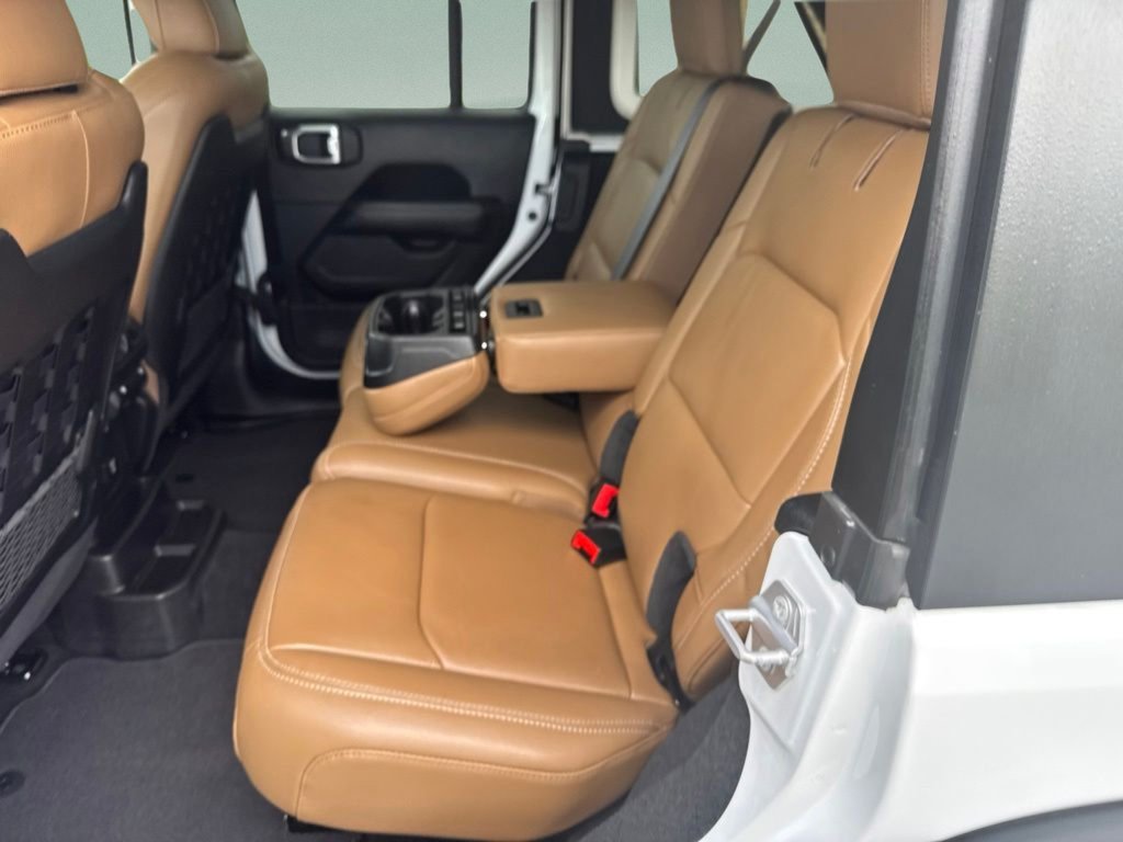 Used 2021 Bright White Clearcoat Jeep Unlimited Rubicon image 12