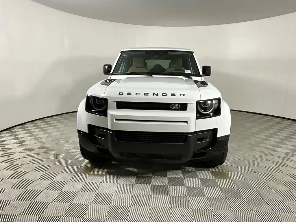 New 2026 Fuji White Land Rover X-Dynamic SE image 8
