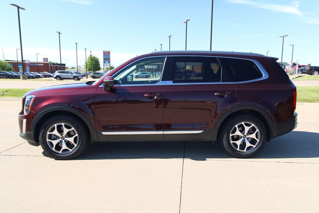 Used 2020 Purple Kia EX image 18