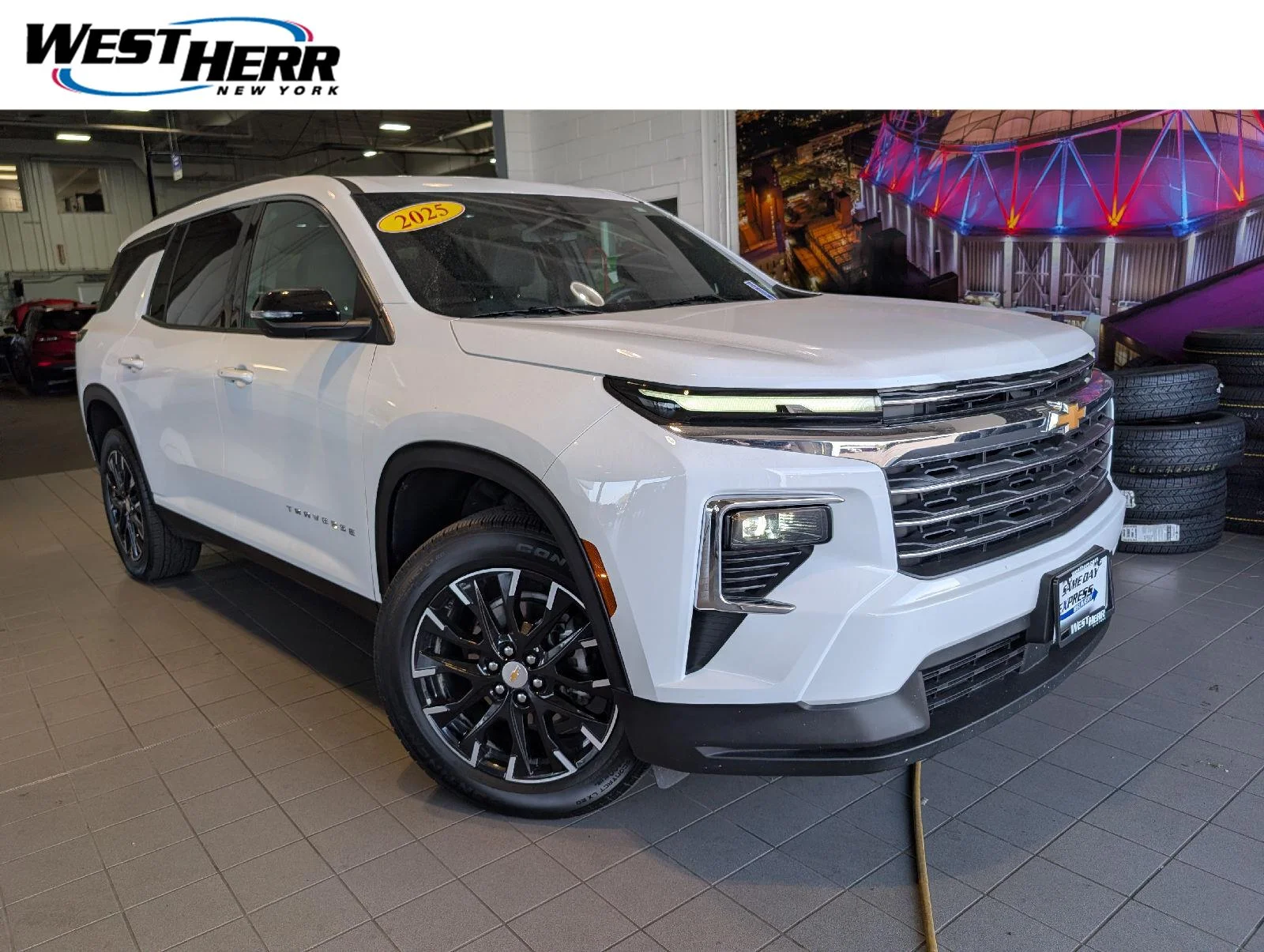Used 2025 Summit White Chevrolet LT image 1