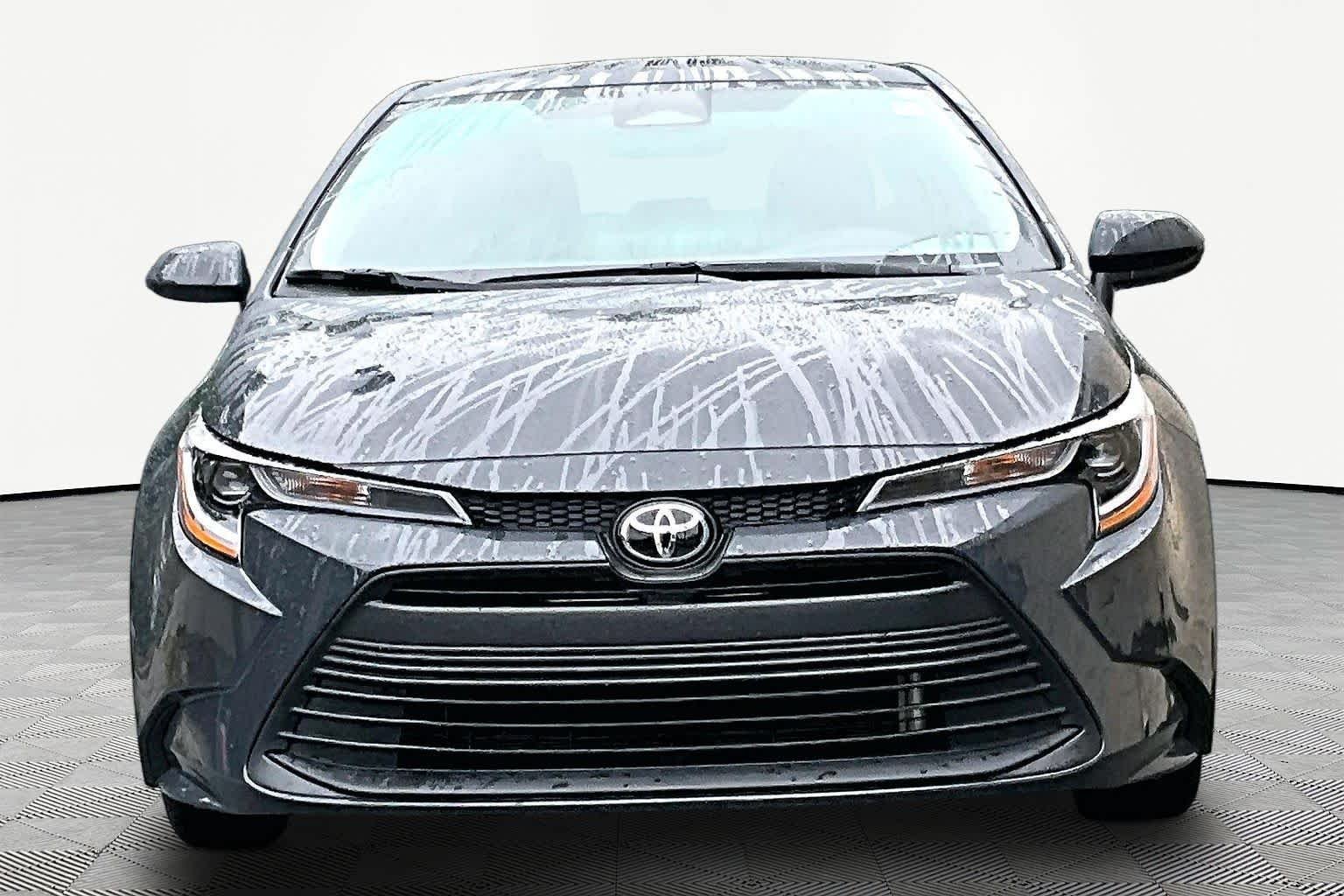 Used 2025 Underground Toyota LE image 4