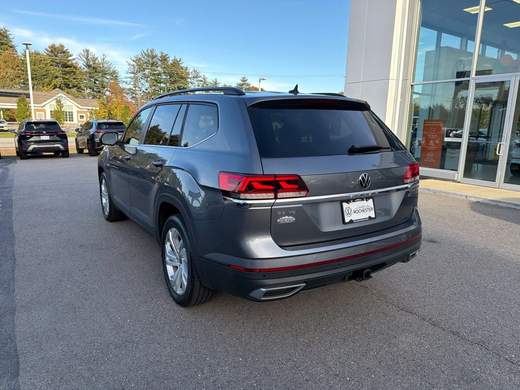 Used 2022 Gray Volkswagen 3.6L V6 SE w/Technology image 4