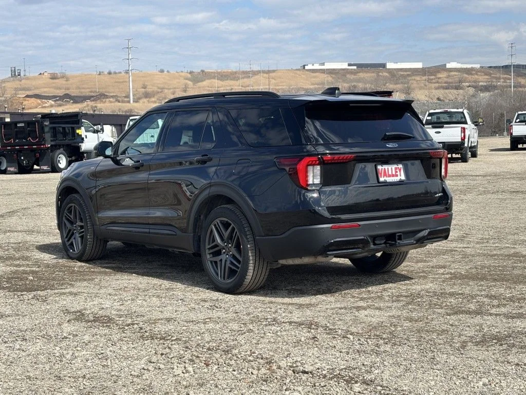 2026 Ford Explorer ST-Line - Photo 7