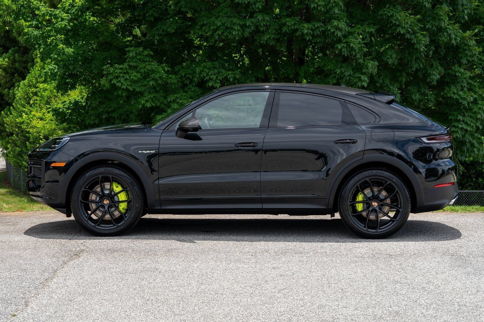 New 2026 Chromite Black Metallic Porsche E-Hybrid Coupe image 3