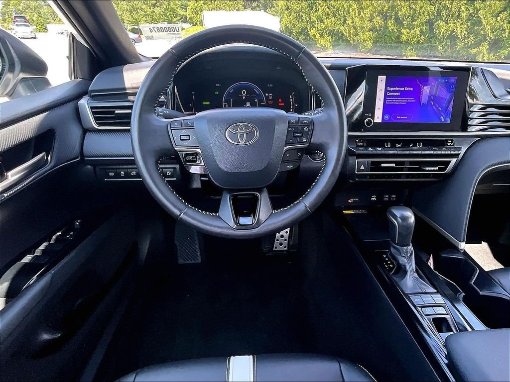 Used 2025 White Toyota SE image 17