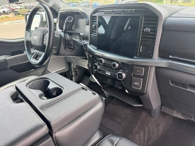 Used 2022 White Ford Lariat image 26