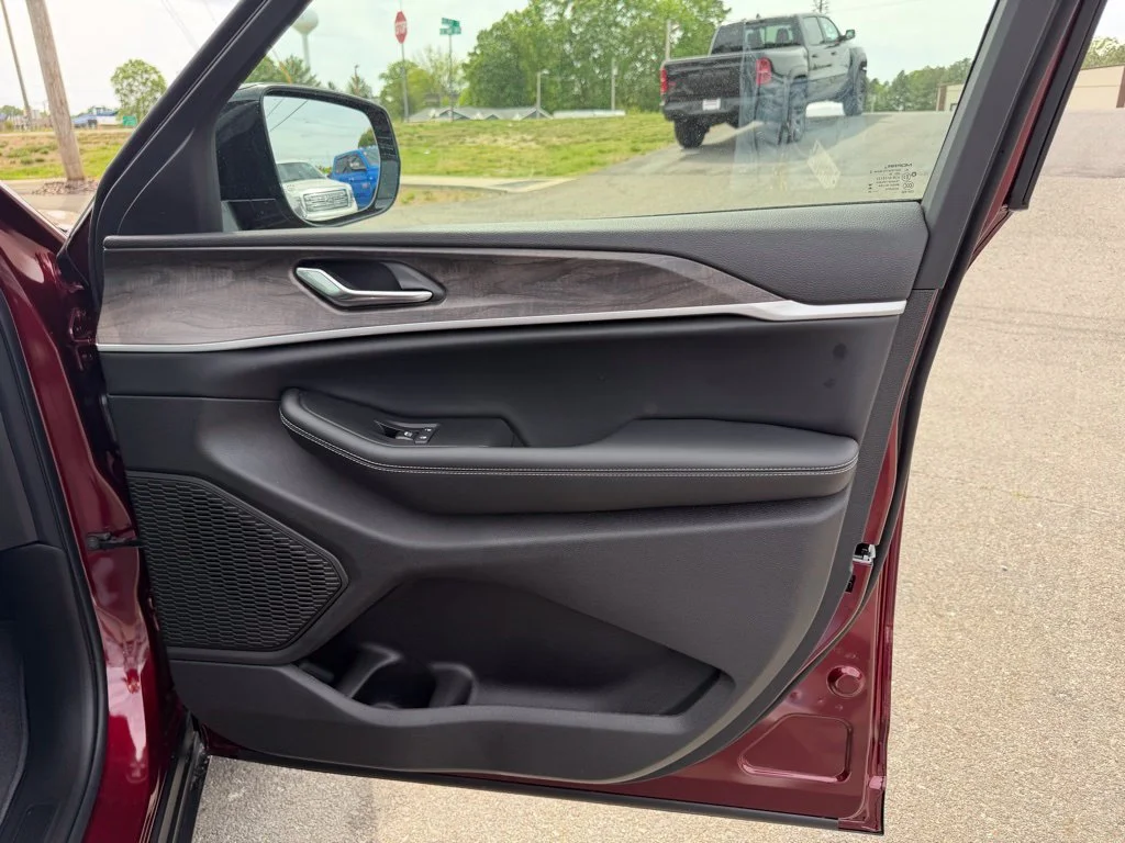Used 2026 Red Jeep Altitude image 28