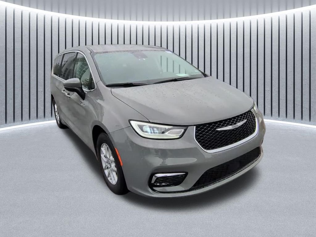 Used 2023 White Chrysler Touring L image 1