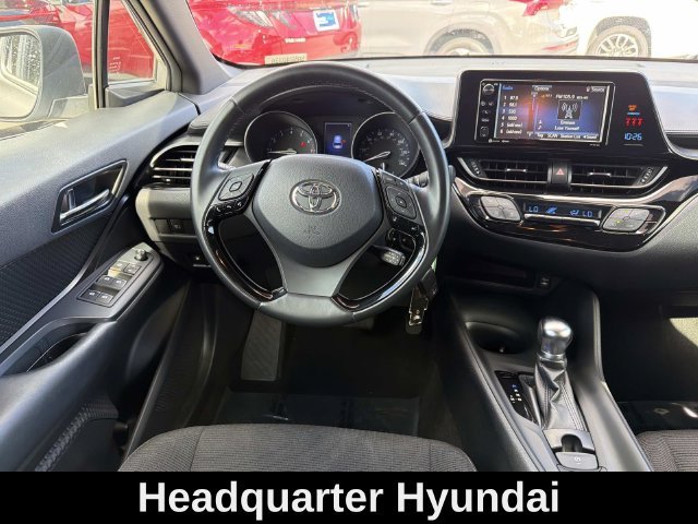 Used 2018 Silver Toyota XLE image 19
