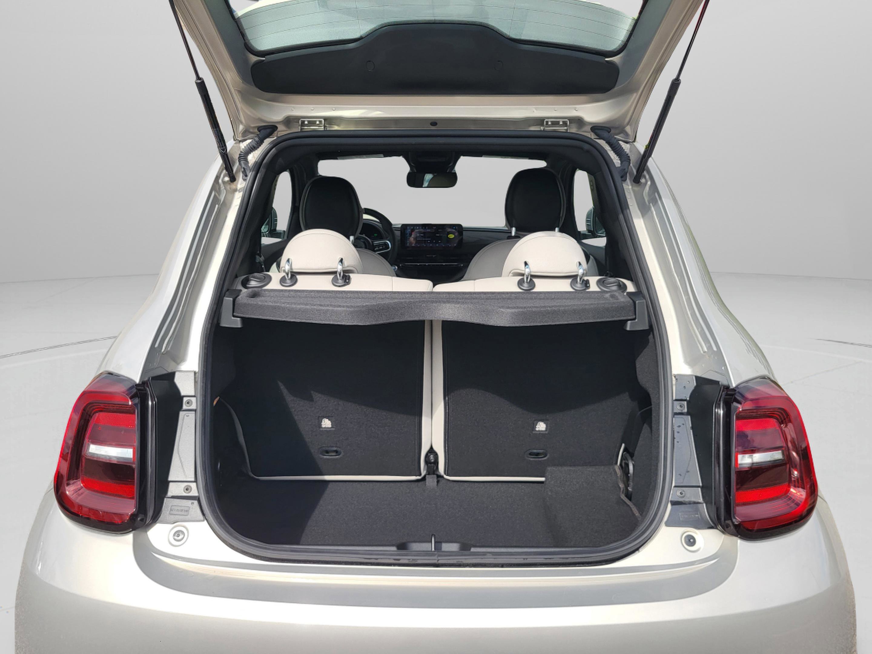 2025 FIAT 500e Base - Photo 23