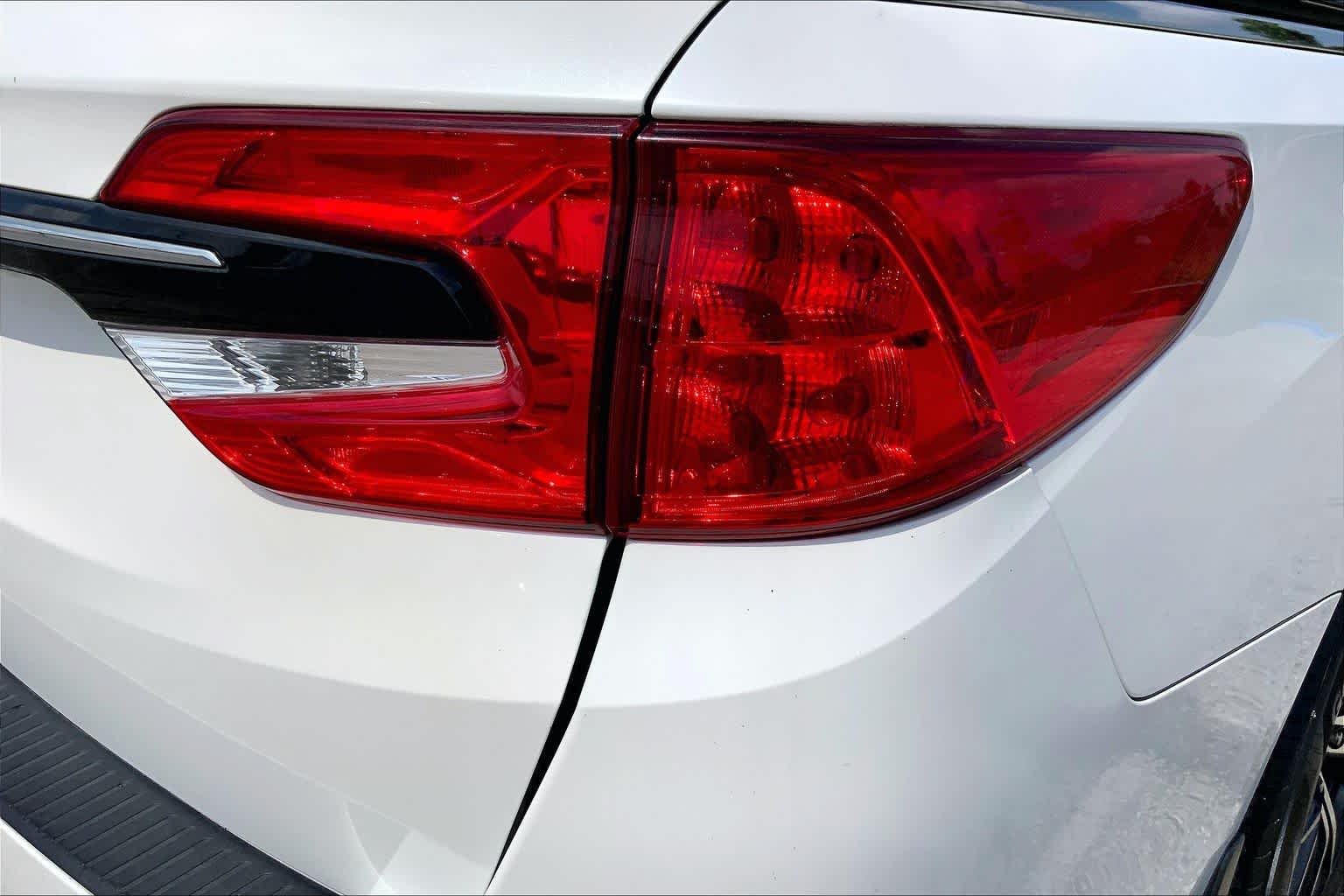 Used 2021 Platinum White Pearl Honda EX-L image 30