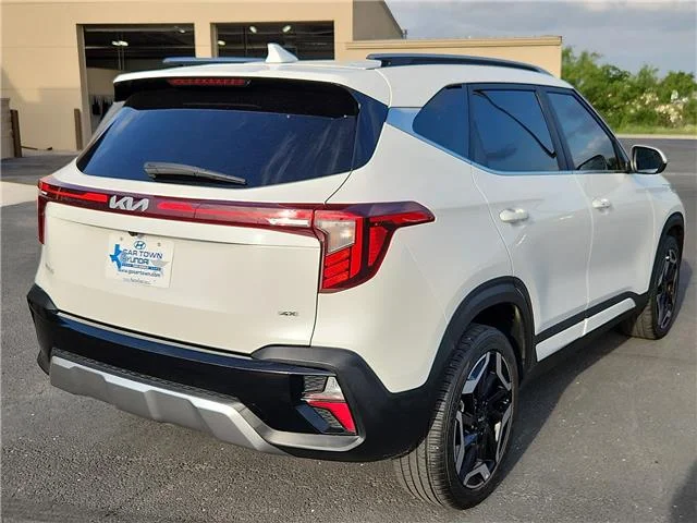 Used 2024 White KIA SX (DCT) All-Wheel Drive image 4