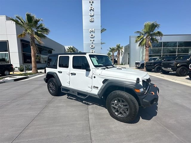 2025 Jeep Wrangler Sport S's photo
