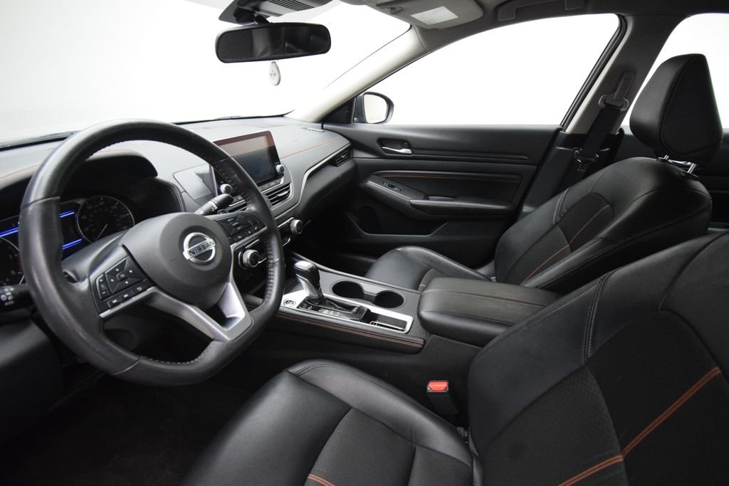 Used 2022 Black Nissan 2.5 SR image 7