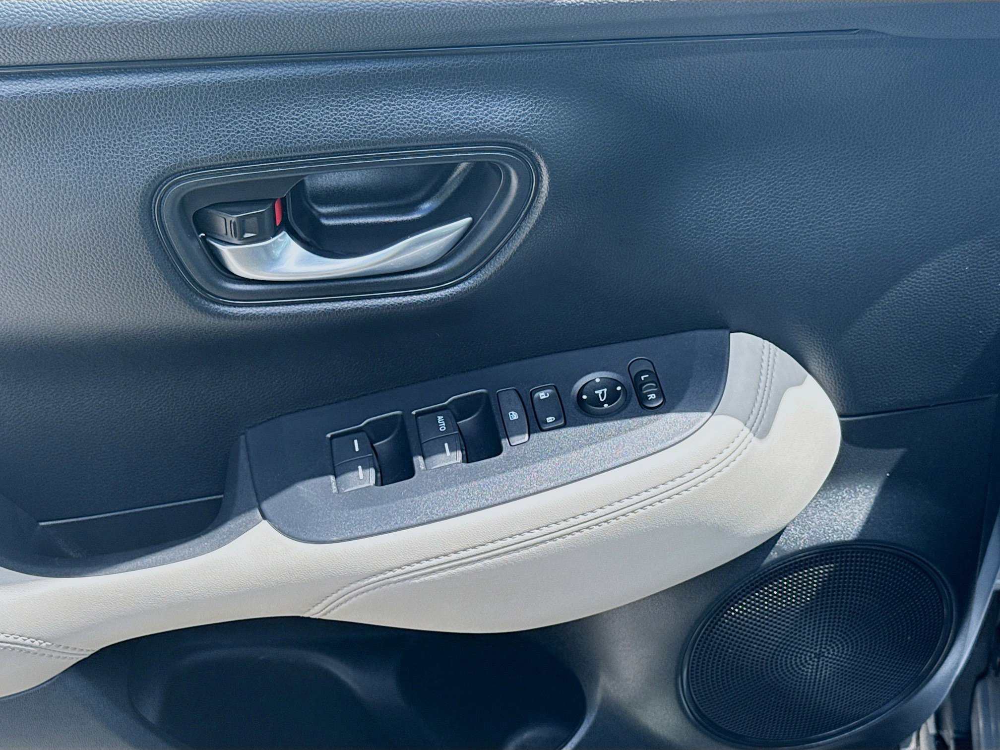 2023 Honda HR-V LX - Photo 16