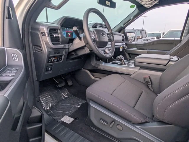 New 2026 Oxford White Ford XLT image 8