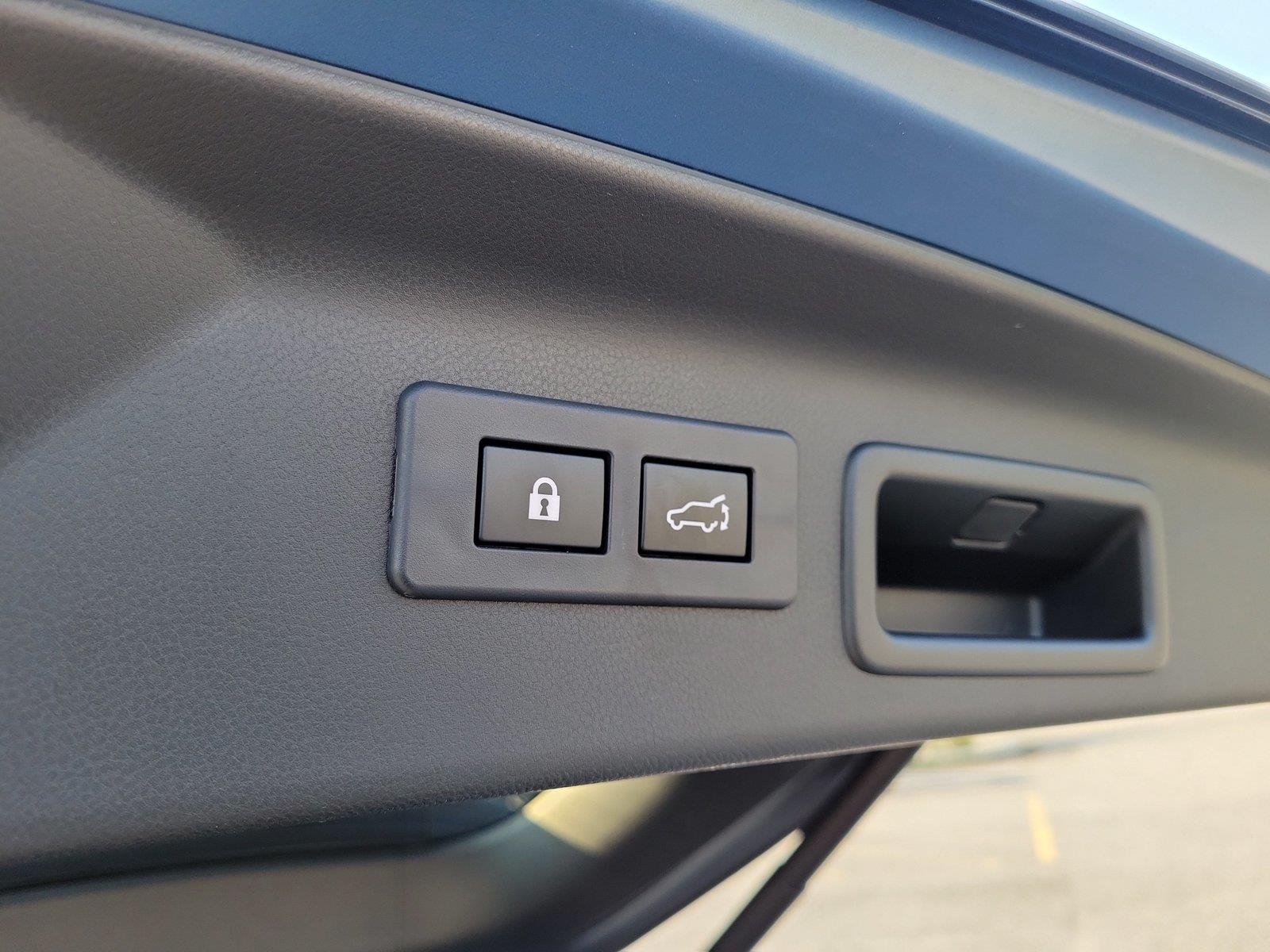 Used 2025 Horizon Blue Pearl Subaru Premium image 10