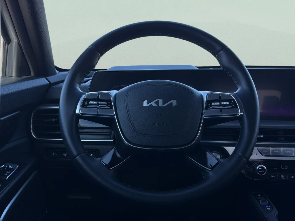 Used 2024 Wolf Gray Kia EX X-Line image 31