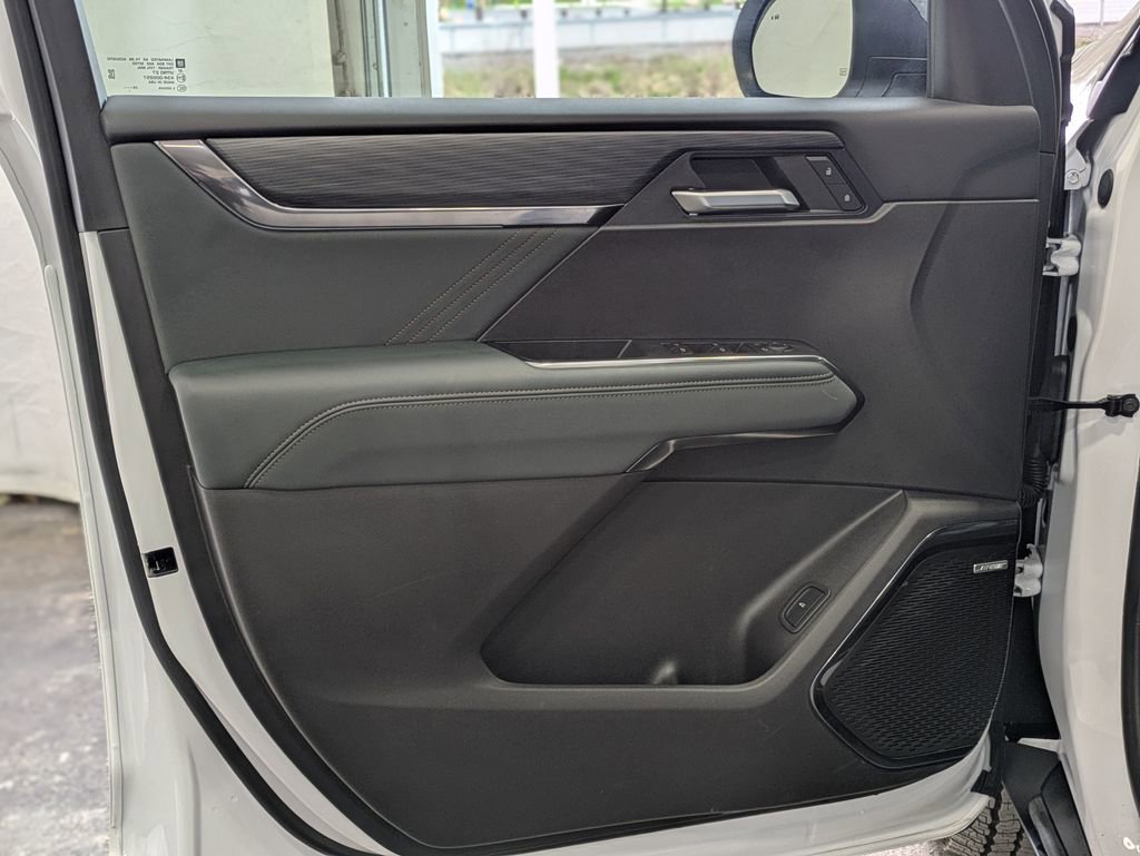 2026 GMC Acadia AT4 - Photo 33
