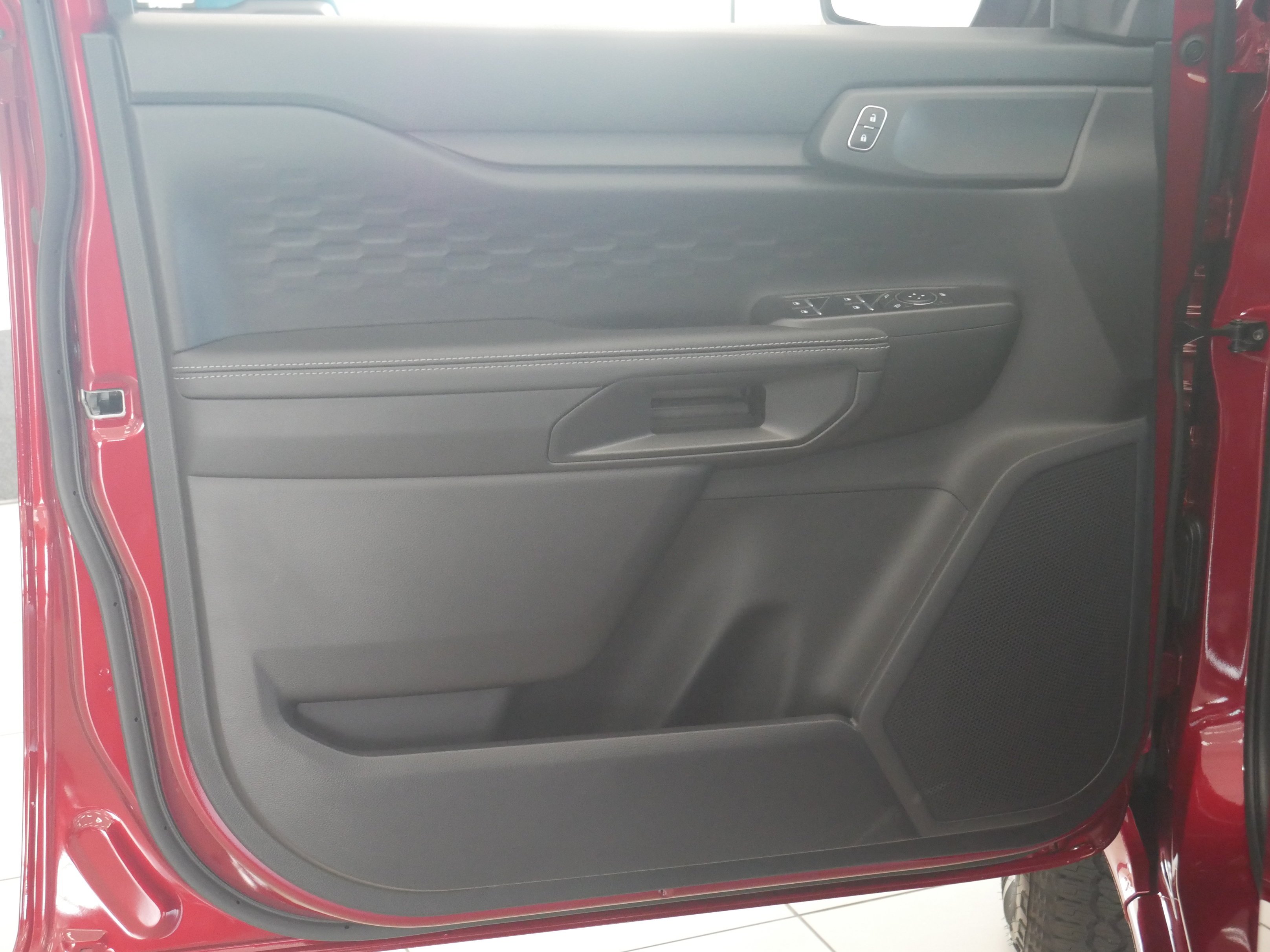 New 2026 Ruby Red Metallic Tinted Clearcoat Ford XLT image 33