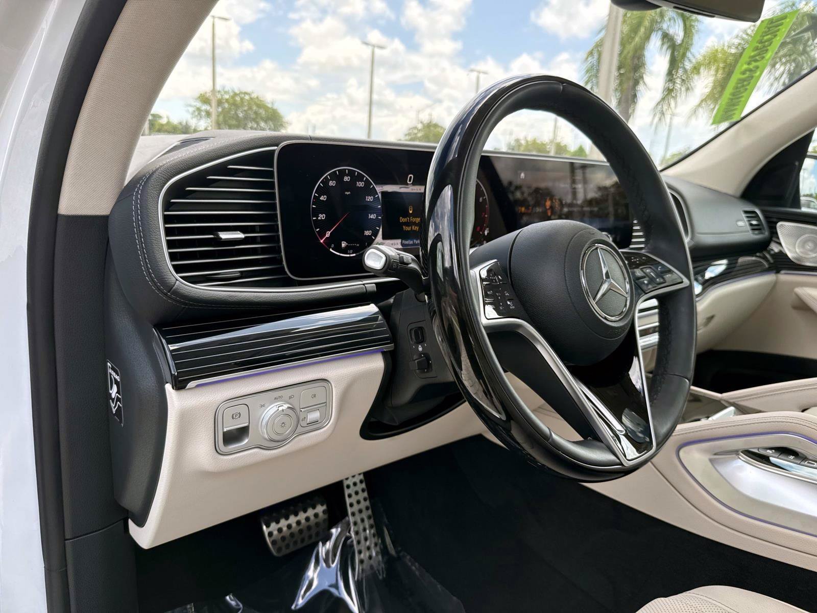 Certified Used 2026 Moonlight White Mercedes-Benz 450 image 21