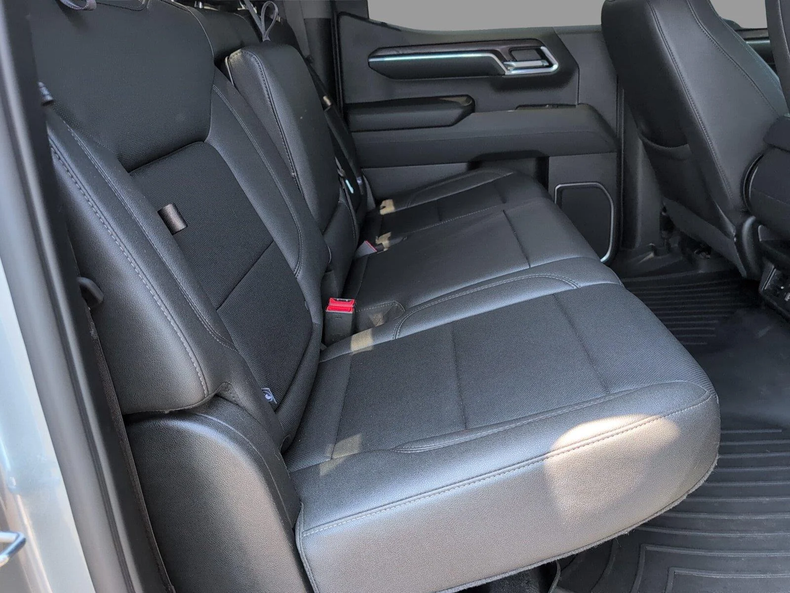 Used 2024 Sterling Metallic GMC SLT image 41