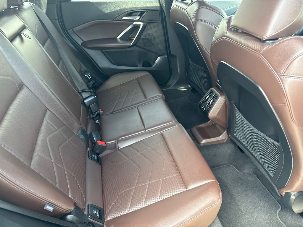 Used 2023 Gray BMW xDrive28i image 16
