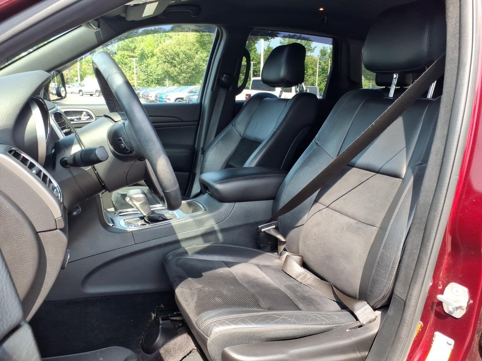 Used 2018 Velvet Red Pearlcoat Jeep Laredo E image 18
