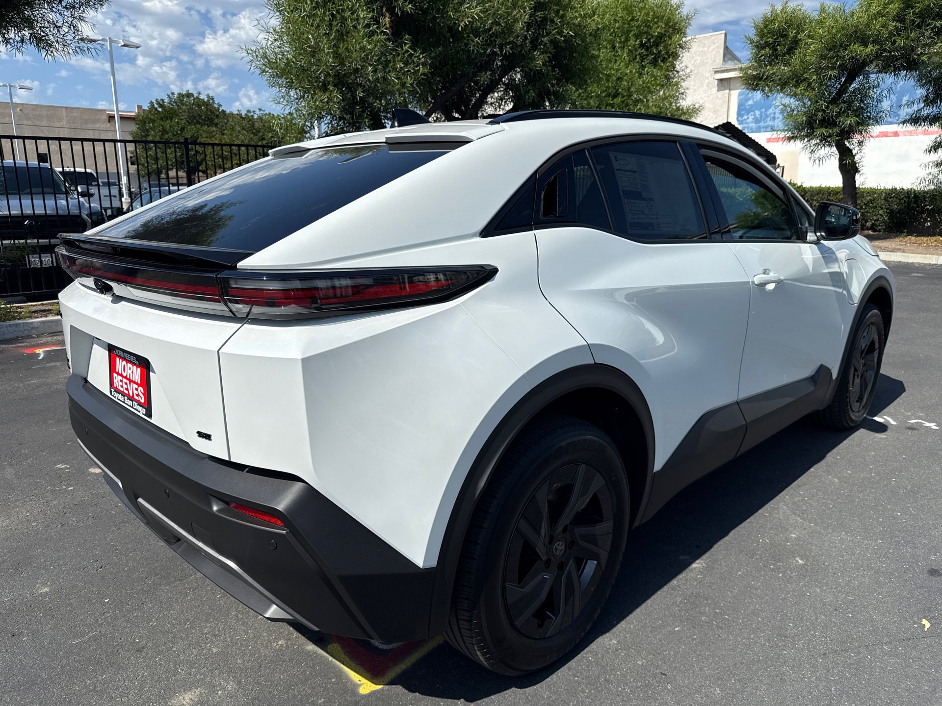 New 2026 Wind Chill Pearl <sup>1</sup> Toyota  SE image 13
