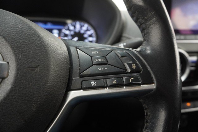 Used 2022 BLACK Nissan SV image 20