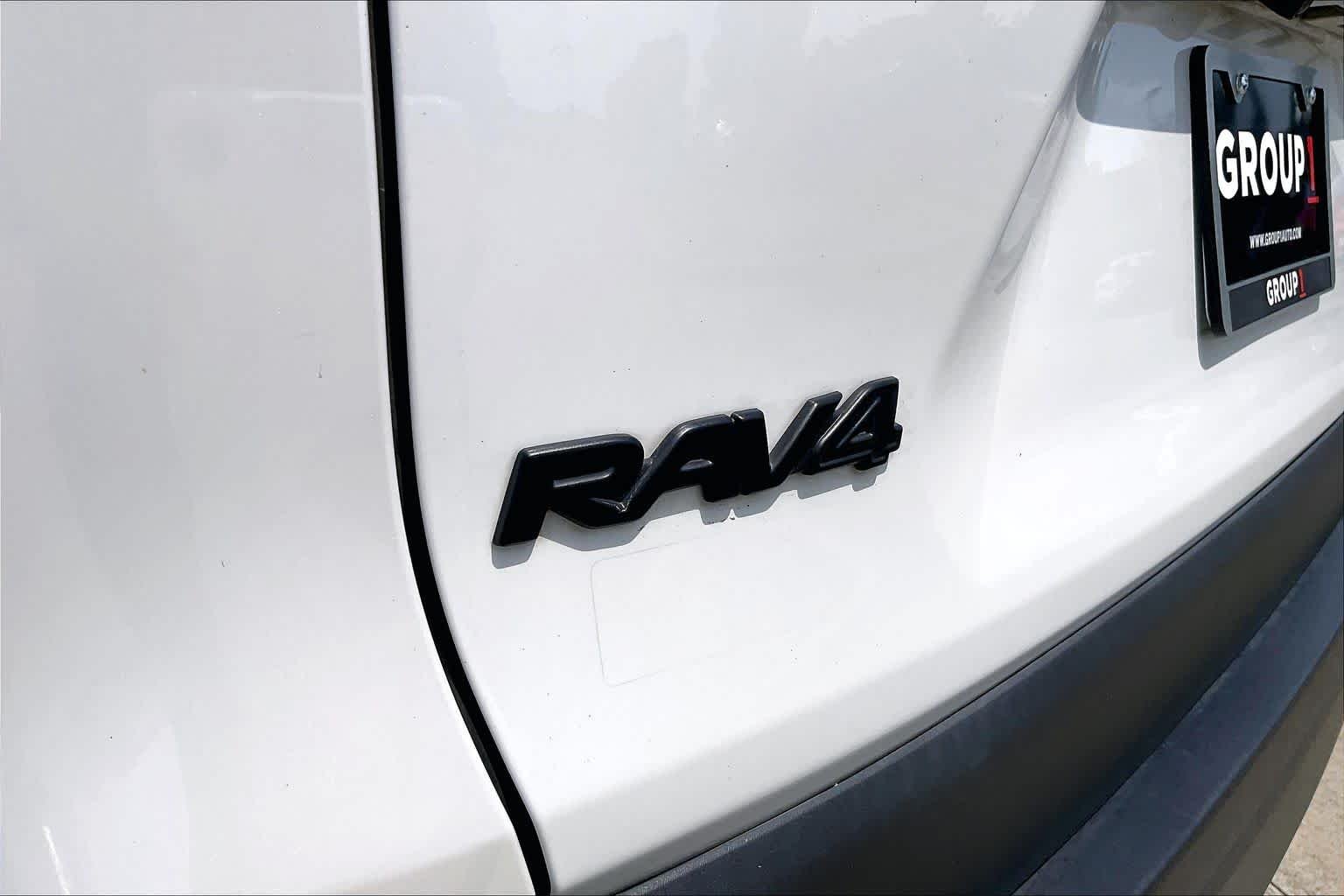 Used 2024 Wind Chill Pearl Toyota XLE Premium image 29