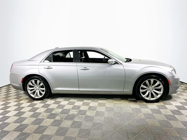 Pre-Owned 2018 Chrysler 300 Limited
