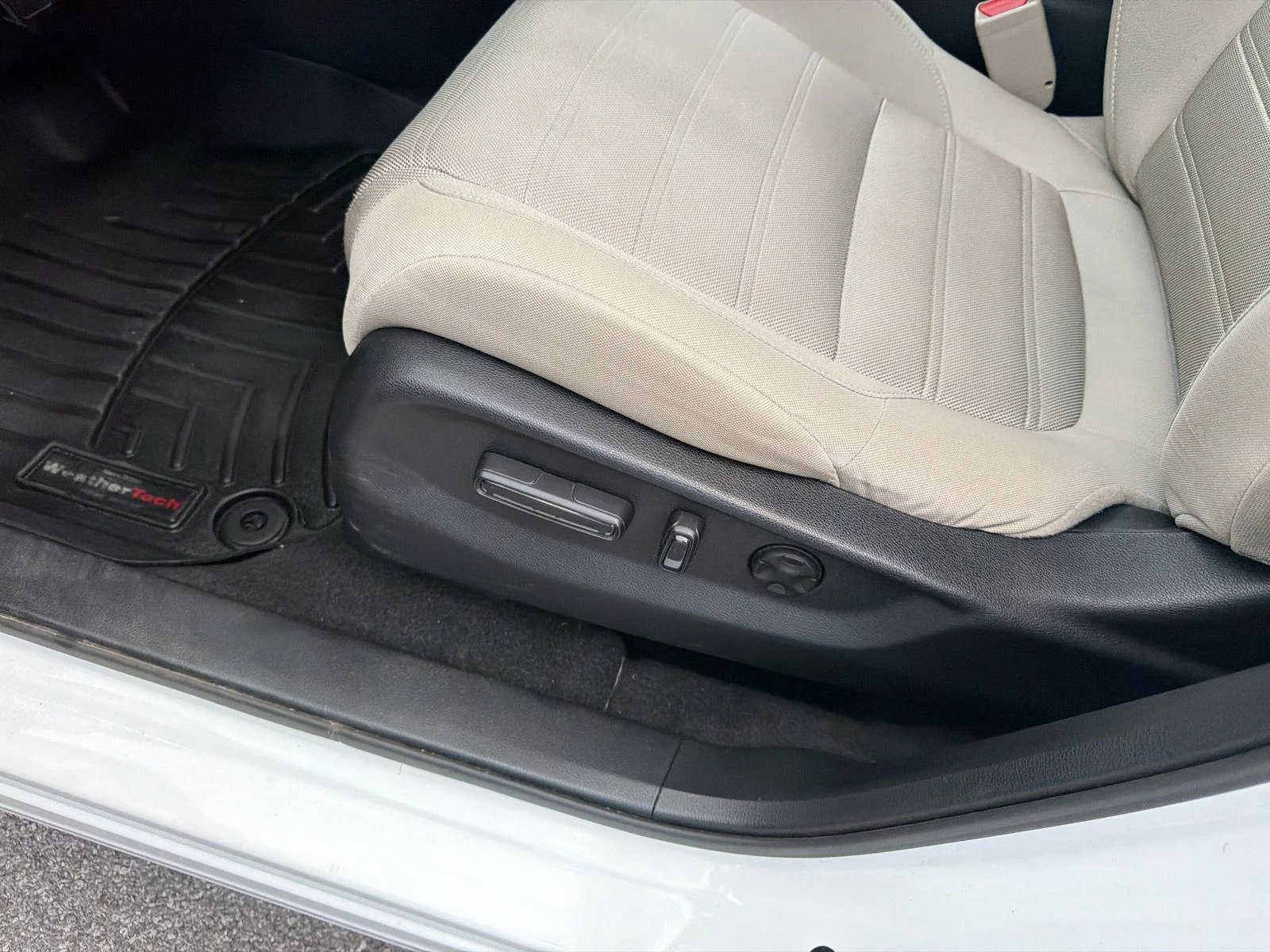 Used 2019 Platinum White Pearl Honda EX image 14