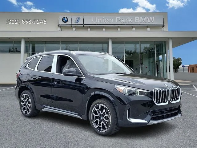 New 2026 Jet Black BMW xDrive28i image 3
