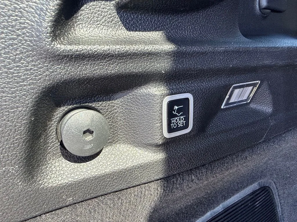 Used 2025 Black Jeep Summit image 27
