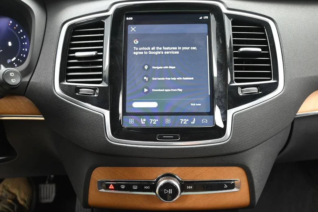 Certified Used 2023 Crystal White Volvo Plus image 12