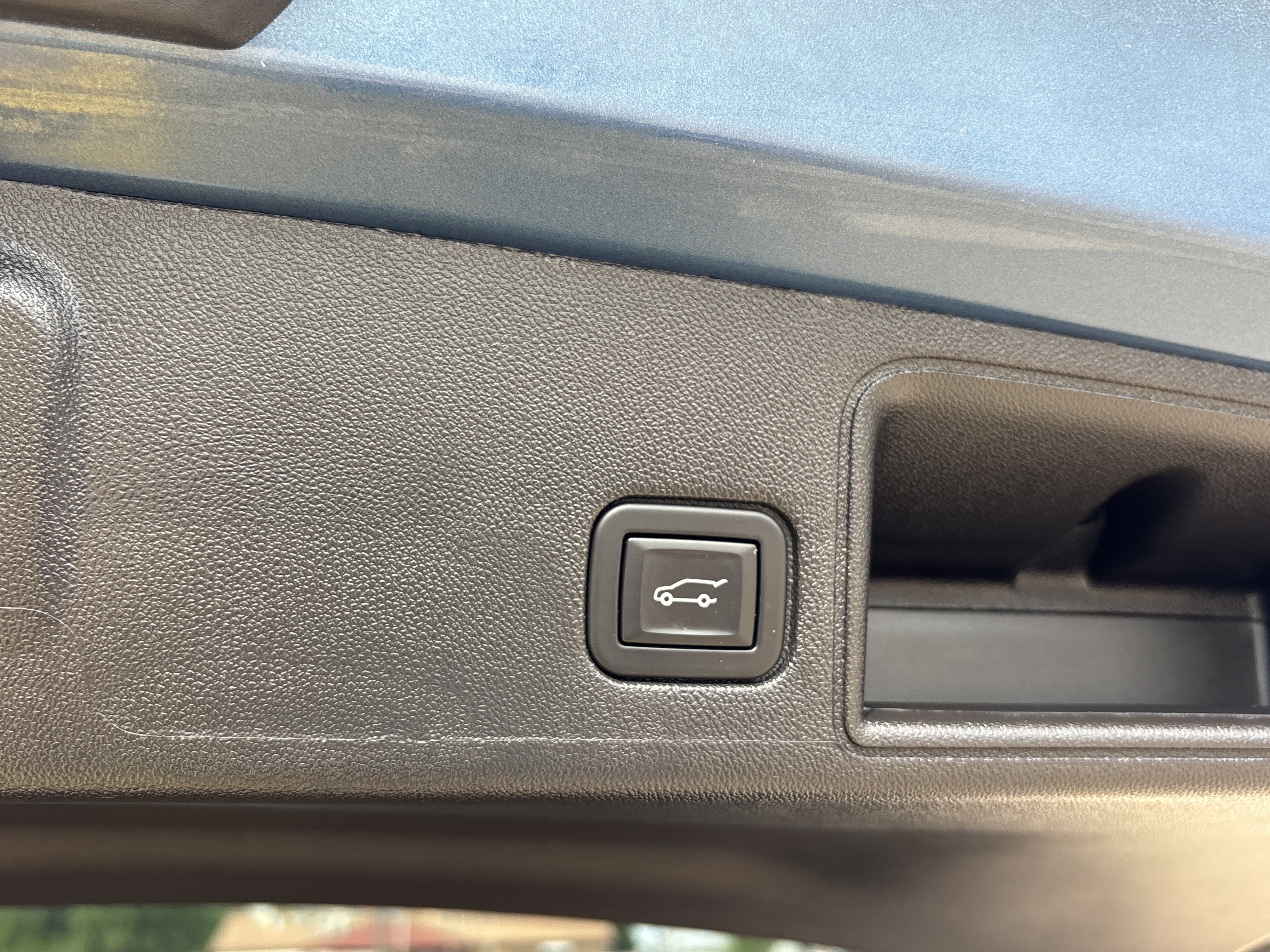 Used 2024 Downpour Metallic GMC Denali image 7