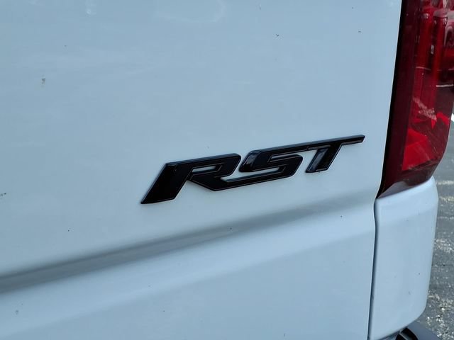 New 2026 Summit White Chevrolet RST image 21