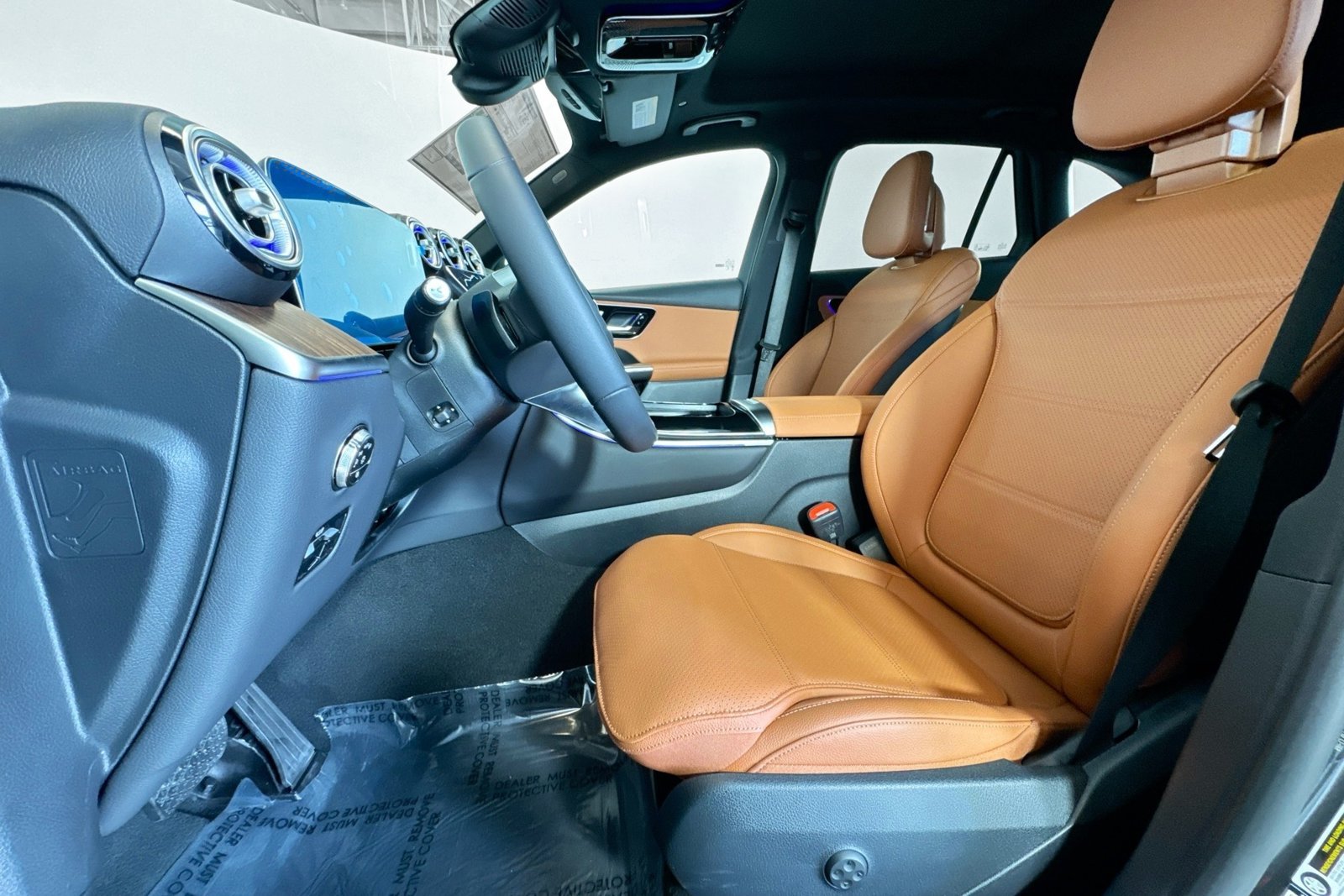 New 2026 Graphite Grey Metallic Mercedes-Benz GLC 300 image 18