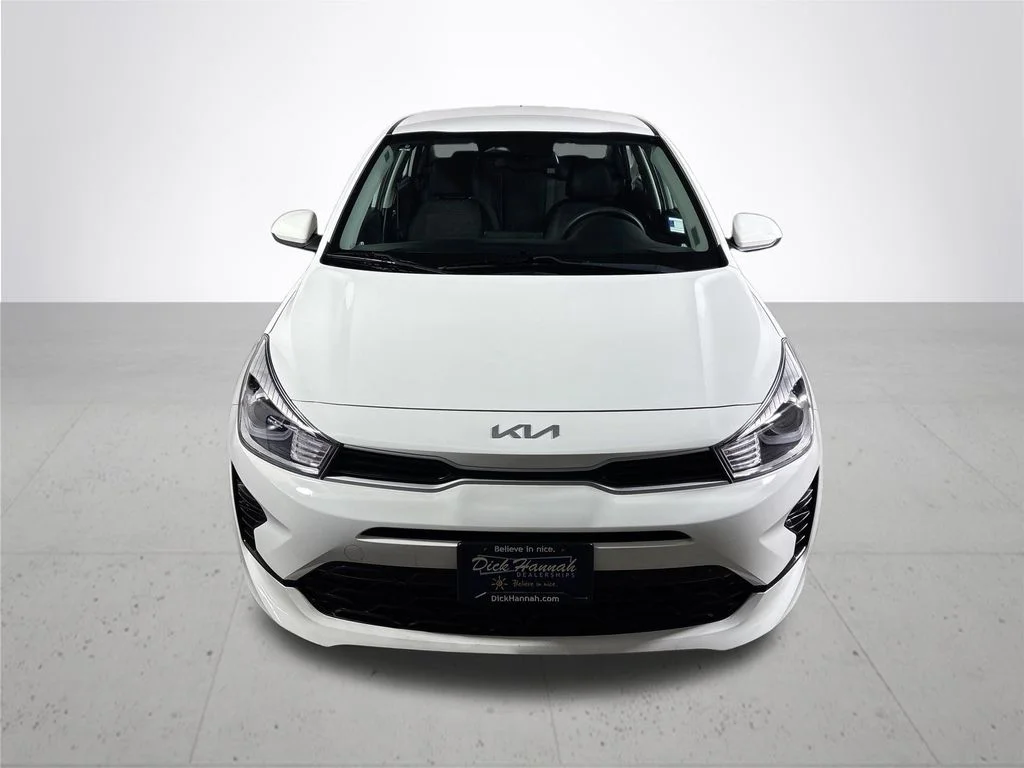 Used 2023 White Kia S image 3